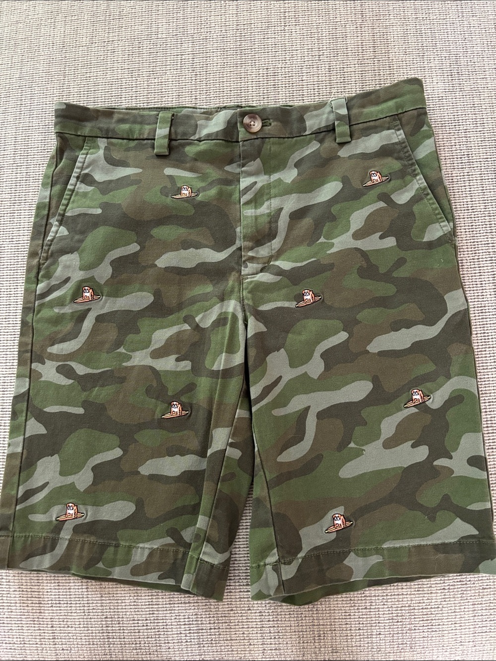 Vineyard Vines Olive Green Camo Shorts with Bulldog on a Surfboard!  Boys sz14